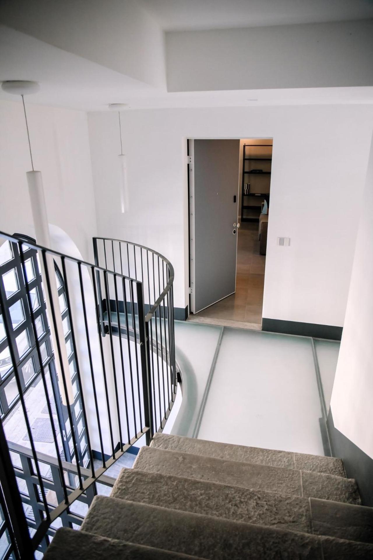 Elegant Beige Apartment - 5 Minutes From The Lake Como Ngoại thất bức ảnh